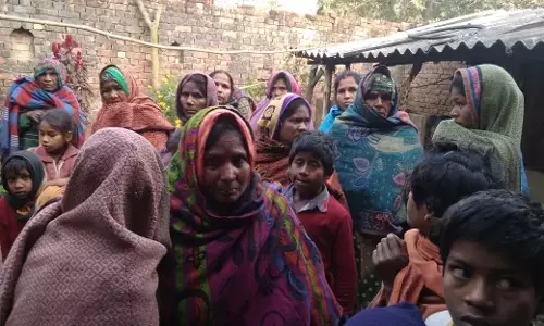 घर में साड़ी के फंदे से लटका मिला महिला का शव,मचा कोहराम