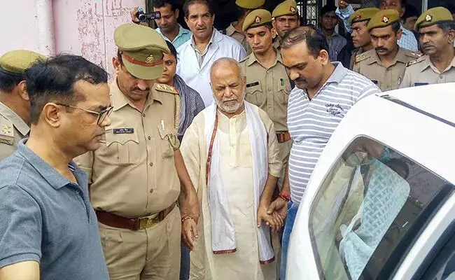 रेप केस में चिन्मयानंद को इलाहाबाद हाई कोर्ट से मिली जमानत