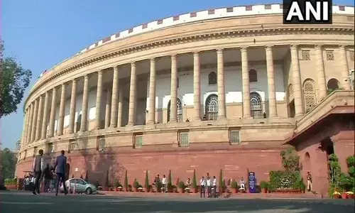 लोकसभा में विपक्ष की नारेबाजी, निशाने पर रहे अनुराग ठाकुर