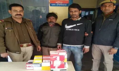 नोएडा पुलिस ने दो मोबाइल लूटरे को किया गिरफ्तार,कब्जे से विभन्न कपंनियों के 18 मोबाइल बरामद नोएडा पुलिस ने दो मोबाइल लूटरे को किया गिरफ्तार,कब्जे से विभन्न कपंनियों के 18 मोबाइल बरामद