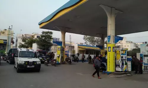 मुजफ्फरनगर : पेट्रोल पम्प पर लूट की वारदात से क्षेत्र में फैली सनसनी मुजफ्फरनगर : पेट्रोल पम्प पर लूट की वारदात से क्षेत्र में फैली सनसनी