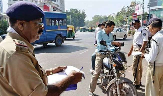 बिहार में ट्रैफिक चालान का जुर्माना भरने के नियम में किया गया बदलाव बिहार में ट्रैफिक चालान का जुर्माना भरने के नियम में किया गया बदलाव