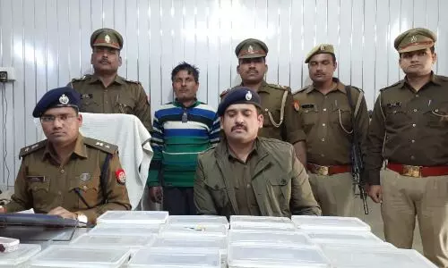 पुलिस ने किया अवैध हथियारों की फैक्ट्री का भंडाफोड़, मौके से हथियार बनाते हुए एक व्यक्ति गिरफ्तार