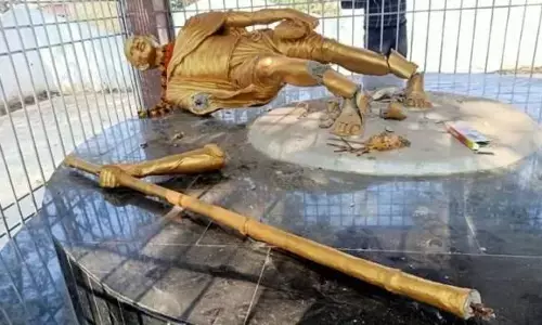 झारखंड में टूटी मिली महात्मा गांधी की मूर्ति, पुलिस ने खंगाली CCTV , मचा हडकम्प