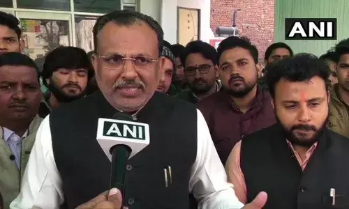 योगी के मंत्री के बिगड़े बोल, कहा JNU में चलता है सेक्स स्कैंडल, दीपिका पादुकोण और राहुल गांधी वहां जाते हैं योगी के मंत्री के बिगड़े बोल, कहा JNU में चलता है सेक्स स्कैंडल, दीपिका पादुकोण और राहुल गांधी वहां जाते हैं