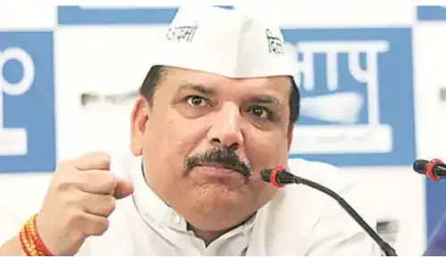 UP में मजबूत पार्टी के रूप में उभरने की तैयारी में AAP, जानें पूरा प्लान UP में मजबूत पार्टी के रूप में उभरने की तैयारी में AAP, जानें पूरा प्लान