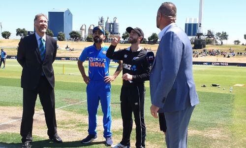 LIVE NZvsIND 3rd ODI: टीम इंडिया खराब शरुआत, शिखर एक बार फिर बिखरा LIVE NZvsIND 3rd ODI: टीम इंडिया खराब शरुआत, शिखर एक बार फिर बिखरा