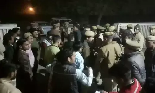 फिरोजाबाद में धमकी के बाद रेप पीड़िता के पिता की गोली मारकर हत्या फिरोजाबाद में धमकी के बाद रेप पीड़िता के पिता की गोली मारकर हत्या