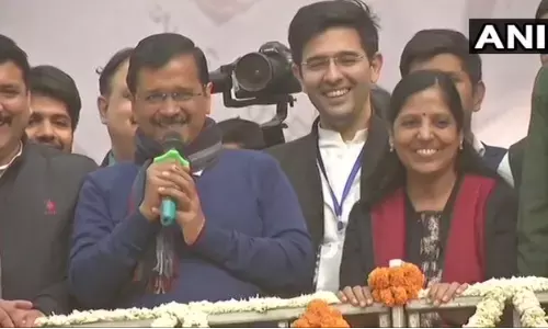 अरविंद केजरीवाल के तीसरी पारी की शुरुआत 16 फरवरी से, पिछली बार की तरह उसी जगह पर लेंगे सीएम पद की शपथ अरविंद केजरीवाल के तीसरी पारी की शुरुआत 16 फरवरी से, पिछली बार की तरह उसी जगह पर लेंगे सीएम पद की शपथ
