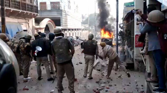 मुजफ्फरनगर में CAA हिंसा के इन 53 उपद्रवियों से वसूले जाएंगे 23 लाख, कोर्ट ने दिए निर्देश मुजफ्फरनगर में CAA हिंसा के इन 53 उपद्रवियों से वसूले जाएंगे 23 लाख, कोर्ट ने दिए निर्देश