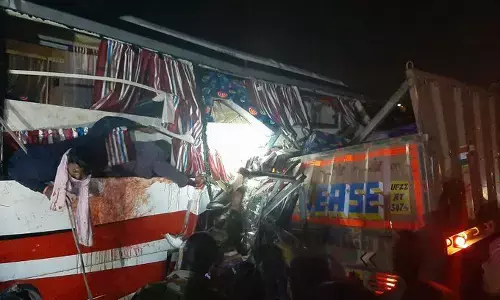 फिरोजाबाद बस हादसा में14 में से 12 मृतकों की हुई पहचान, ये रहे नाम फिरोजाबाद बस हादसा में14 में से 12 मृतकों की हुई पहचान, ये रहे नाम