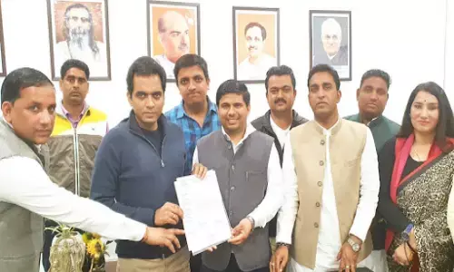 नोएडा में गाँवों के बारात घर में नही चलेगी प्राधिकरण की मनमानी, विधायक पंकज सिंह ने दिया आश्वासन नोएडा में गाँवों के बारात घर में नही चलेगी प्राधिकरण की मनमानी, विधायक पंकज सिंह ने दिया आश्वासन