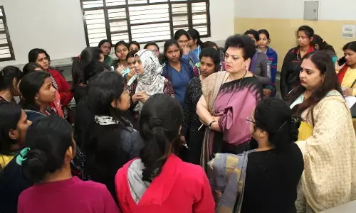 इलाहाबाद विश्वविद्यालय में महिला आयोग की टीम ने रजिस्ट्रार और वित्त अधिकारी को हटाने की सिफारिश की