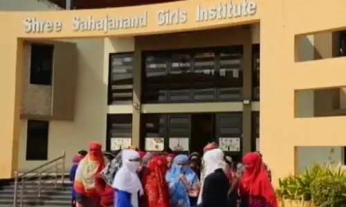 मर्यादा हुई शर्मसार,68 लड़कियों को वॉशरूम में इनरवियर उतरवाकर जानी सच्चाई