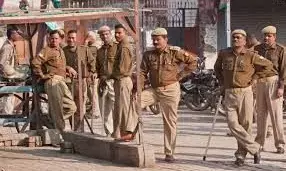 पुलिस कर्मियों पर अवैध वसूली का आरोप निकला फर्जी पुलिस कर्मियों पर अवैध वसूली का आरोप निकला फर्जी