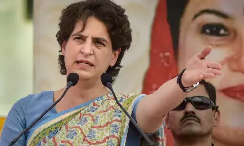 यूपी में मिशन 2022 को लेकर कांग्रेस आगे , बसपा व सपा पीछे यूपी में मिशन 2022 को लेकर कांग्रेस आगे , बसपा व सपा पीछे
