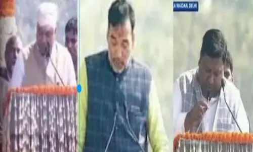 केजरीवाल के 6 मंत्रियों में से 3 मंत्रियों ने शपथ ग्रहण की परंपरा तोड़ी, कुछ हट के किया शपथ ग्रहण केजरीवाल के 6 मंत्रियों में से 3 मंत्रियों ने शपथ ग्रहण की परंपरा तोड़ी, कुछ हट के किया शपथ ग्रहण