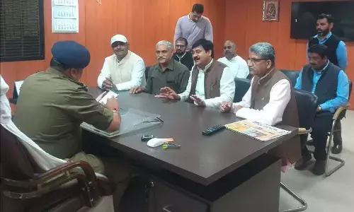 एसीपी अरुण कुमार सिंह से मिला नोएडा व्यापारी वेलफेयर एसोसिएशन का प्रतिनिधि मंडल