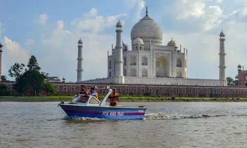 ट्रंप के दौरे से ठीक पहले यमुना नदी में बढेंगी हलचल, यूपी सिंचाई विभाग दी अपनी सफाई