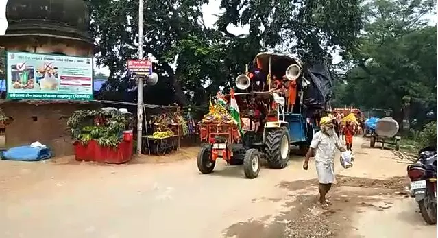 शिवरात्रि स्पेशल: कावड़ यात्रा के चलते बिजनौर में बम बम की गूंज शिवरात्रि स्पेशल: कावड़ यात्रा के चलते बिजनौर में बम बम की गूंज