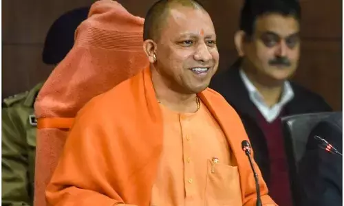सीएम योगी की बैठक जारी, यूपी में भी बंद हो सकते हैं स्कूल सीएम योगी की बैठक जारी, यूपी में भी बंद हो सकते हैं स्कूल