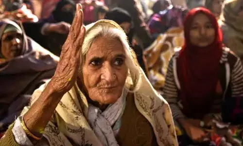 शाहीन बाग की दादियां की एक आवाज चाहे गोली मार दो लेकिन ...