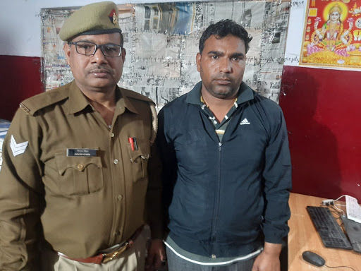 ट्रांसपोर्ट माफिया व अवैध वसूली करने वाले रणदीप भाटी गैंग के सदस्य को पुलिस ने किया गिरफ्तार ट्रांसपोर्ट माफिया व अवैध वसूली करने वाले रणदीप भाटी गैंग के सदस्य को पुलिस ने किया गिरफ्तार