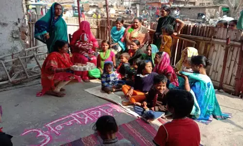 जिले के सभी आंगनबाड़ी केन्द्रों पर हुआ अन्नप्राशन कार्यक्रम का आयोजन जिले के सभी आंगनबाड़ी केन्द्रों पर हुआ अन्नप्राशन कार्यक्रम का आयोजन