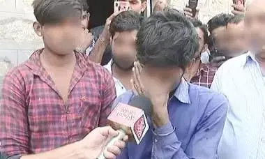 नागौर में दलितों के साथ हुई अमानवीय घटना, पीड़ितों ने रोते रोते बताई ये बात नागौर में दलितों के साथ हुई अमानवीय घटना, पीड़ितों ने रोते रोते बताई ये बात