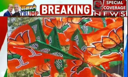 यूपी में कमीशन खोरी के विवाद में भाजपा नेताओं में खिंची तलवार यूपी में कमीशन खोरी के विवाद में भाजपा नेताओं में खिंची तलवार