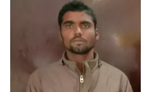 ईस्टर्न पैरीफेरल पर डीजल चोरी के मामले में वांछित चल रहा अभियुक्त को पुलिस ने किया गिरफ्तार ईस्टर्न पैरीफेरल पर डीजल चोरी के मामले में वांछित चल रहा अभियुक्त को पुलिस ने किया गिरफ्तार