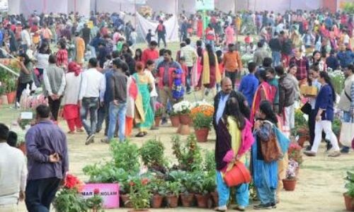 फ़्लावर शो के अंतिम दिन दर्शकों की उमड़ी भीड़ फ़्लावर शो के अंतिम दिन दर्शकों की उमड़ी भीड़