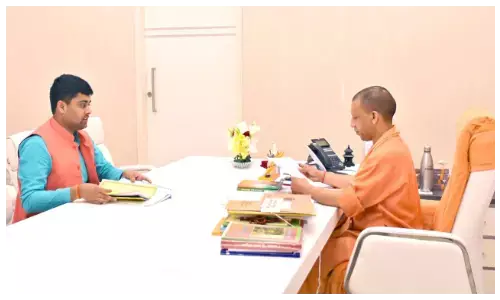 छात्रनेता ने मुख्यमंत्री योगी से मुलाकात कर छात्रों की समस्याओं से कराया रूबरू