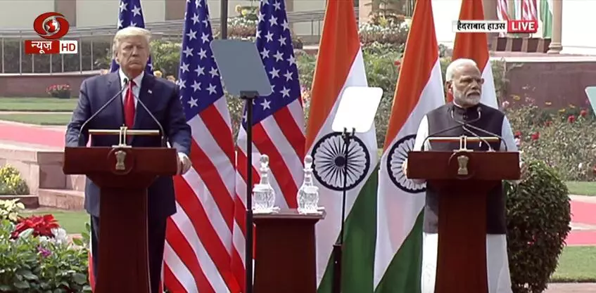 LIVE: भारत-अमेरिका में कई डील, पीएम मोदी और राष्ट्रपति ट्रंप का साझा बयान LIVE: भारत-अमेरिका में कई डील, पीएम मोदी और राष्ट्रपति ट्रंप का साझा बयान