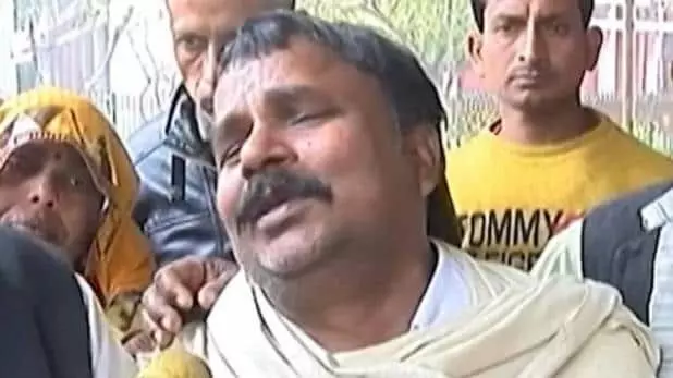 दिल्ली हिंसा में 22 मौत: 26 साल के राहुल सोलंकी के पिता ने रोते हुए कहा, कपिल मिश्र के कारण मेरा बेटा मारा गया