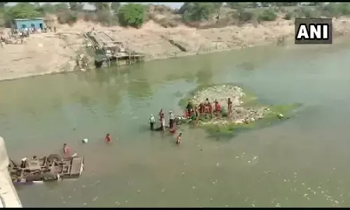राजस्थान में बड़ा हादसा : बारातियों की बस नदी में गिरी, 24 की मौत 5 घायल