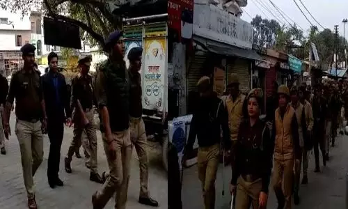 बिजनौर: दिल्ली में हुई हिंसक घटना के बाद पुलिस का फ्लैग मार्च बिजनौर: दिल्ली में हुई हिंसक घटना के बाद पुलिस का फ्लैग मार्च