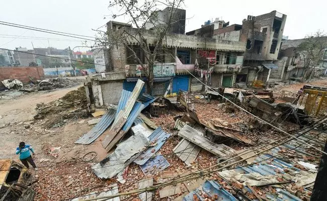LIVE UPDATE Death toll rises to 38 : दिल्ली हिंसा में मौत का आंकड़ा अब 38 हुआ, अब हिंदू मुस्लिम एकता की दलील दी जायेगी!