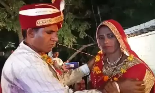 यूपी में  20 साल लिव-इन रिलेशनशिप में रहने के बाद हसीरुन निशा बनीं मालती, प्रेम विवाह में उमड़ा पूरा गांव