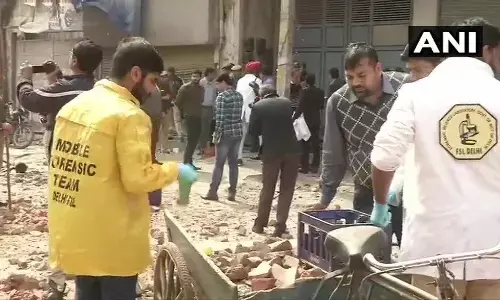दिल्ली हिंसा में मरने वालों की संख्या हुई 43, ताहिर हुसैन के घर पहुंची क्राइम ब्रांच की टीम दिल्ली हिंसा में मरने वालों की संख्या हुई 43, ताहिर हुसैन के घर पहुंची क्राइम ब्रांच की टीम