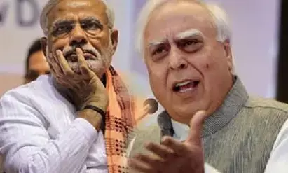 कांग्रेस के एक शब्द राजधर्म पर मची बड़ी सियासत, अब सिब्बल का मोदी सरकार पर पलटवार कांग्रेस के एक शब्द राजधर्म पर मची बड़ी सियासत, अब सिब्बल का मोदी सरकार पर पलटवार