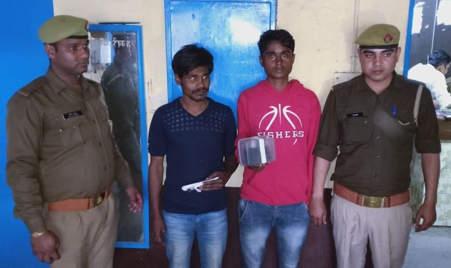 दो शातिर मोबाइल स्नैचर व वाहन चोरों को पुलिस ने किया गिरफ्तार,कब्जे से एक स्कूटी, एक फोन आदि बरामद दो शातिर मोबाइल स्नैचर व वाहन चोरों को पुलिस ने किया गिरफ्तार,कब्जे से एक स्कूटी, एक फोन आदि बरामद