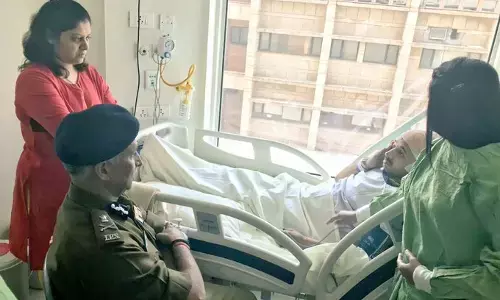 दिल्ली पुलिस कमिश्नर ने घायल डीसीपी शहादरा अमित शर्मा से मिलकर लिए हालचाल दिल्ली पुलिस कमिश्नर ने घायल डीसीपी शहादरा अमित शर्मा से मिलकर लिए हालचाल