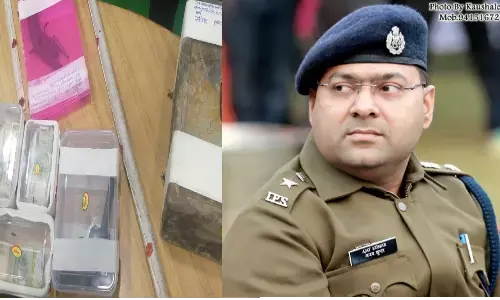 मैनपुरी में तहसील परिसर में स्थित उपनिबन्धन कार्यालय में हुई चोरी का ख़ुलासा, सरगना  समेत 4 चोर गिरफ्तार, तिजोरी समेत ₹ 92,000/- बरामद मैनपुरी में तहसील परिसर में स्थित उपनिबन्धन कार्यालय में हुई चोरी का ख़ुलासा, सरगना  समेत 4 चोर गिरफ्तार, तिजोरी समेत ₹ 92,000/- बरामद