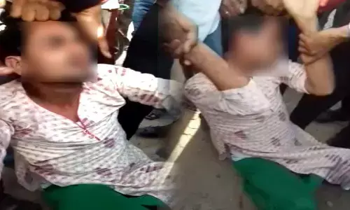 लड़की का सलवार-सूट पहनकर घूम रहा था लड़का, वजह पता चली तो लोगों ने पीट दिया!