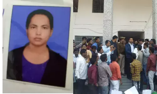 हरदोई: अधिकारियों के उत्पीड़न से परेशान महिला सिपाही ने फांसी लगाकर की आत्महत्या हरदोई: अधिकारियों के उत्पीड़न से परेशान महिला सिपाही ने फांसी लगाकर की आत्महत्या