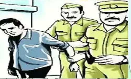 लूट की विभिन्न घटनाओं में वांछित चला 25 हजार रूपये के ईनामी बदमाश को पुलिस ने किया गिरफ्तार लूट की विभिन्न घटनाओं में वांछित चला 25 हजार रूपये के ईनामी बदमाश को पुलिस ने किया गिरफ्तार