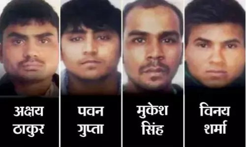 निर्भया केस: दोषी पवन की दया याचिका राष्ट्रपति ने खारिज की,चोरों दोषियों के सारे विकल्प खत्म, जल्द होगी फांसी निर्भया केस: दोषी पवन की दया याचिका राष्ट्रपति ने खारिज की,चोरों दोषियों के सारे विकल्प खत्म, जल्द होगी फांसी