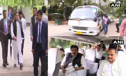 राहुल गांधी के साथ कांग्रेस के कई बड़े नेता दिल्ली हिंसा प्रभावित इलाकों का दौरा करने निकले राहुल गांधी के साथ कांग्रेस के कई बड़े नेता दिल्ली हिंसा प्रभावित इलाकों का दौरा करने निकले