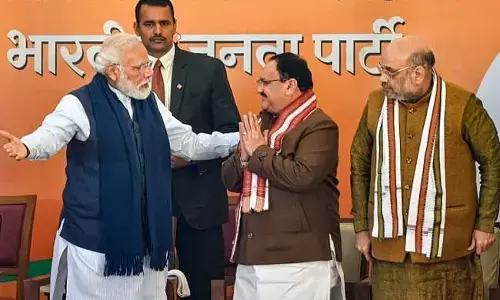 कोरोना वायरस ने फीकी की प्रधानमंत्री, गृहमंत्री एवं भाजपा अध्यक्ष की होली, क्या यह कोरोना का डर है ? कोरोना वायरस ने फीकी की प्रधानमंत्री, गृहमंत्री एवं भाजपा अध्यक्ष की होली, क्या यह कोरोना का डर है ?